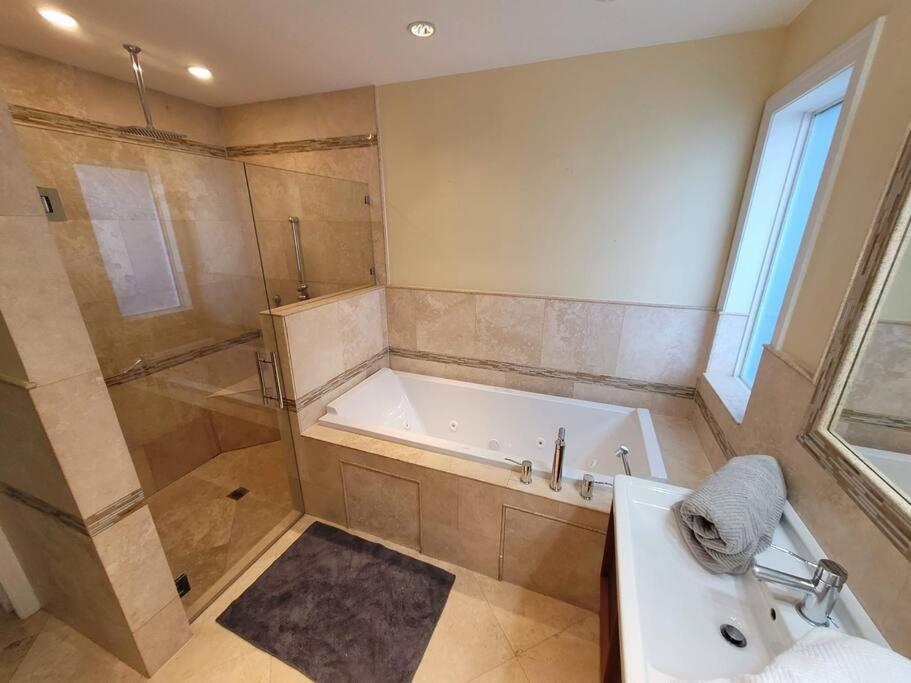 #1 Fort Lauderdale House - Heated Salt Water Pool - Private Oasis-Updated Gorgeous 3Br 3Ba - Las Olas Bagian luar foto