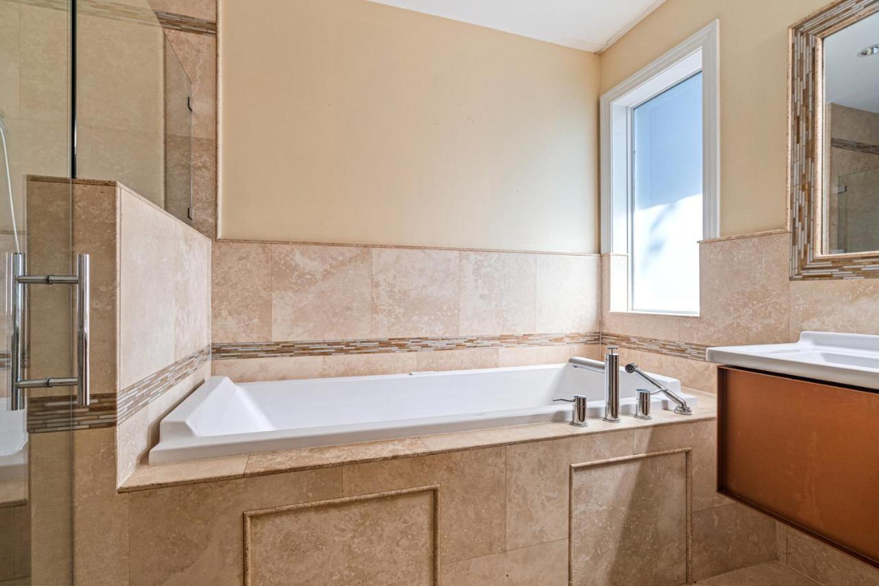 #1 Fort Lauderdale House - Heated Salt Water Pool - Private Oasis-Updated Gorgeous 3Br 3Ba - Las Olas Bagian luar foto